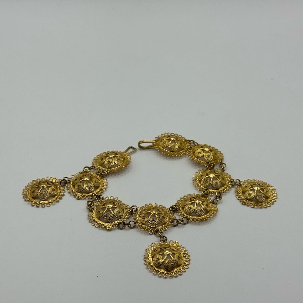 Elegant Vintage Goldtone Wire Coin Dangle Bracelet
